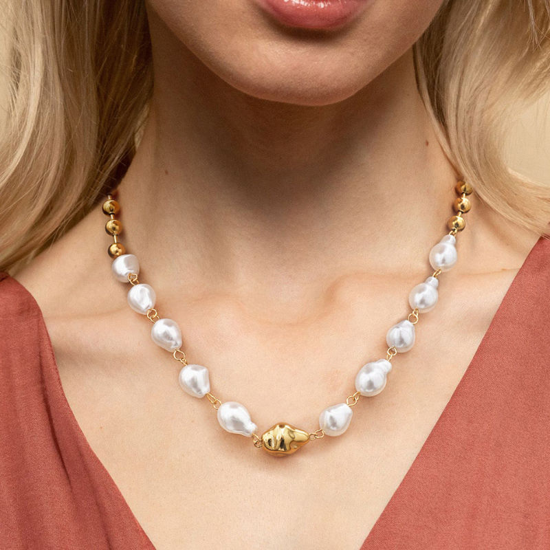 Dune Pearl Necklace
