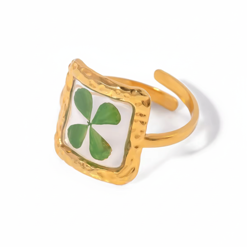 Clover Resin Ring – Clean