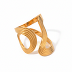 Gold Ribbed Wave Ring