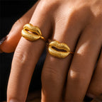 Kiss Ring
