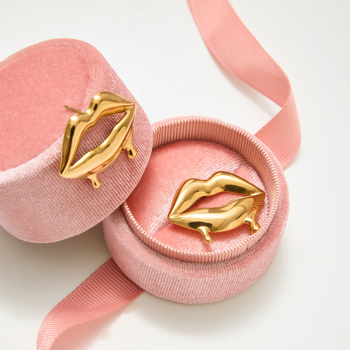 Statement Lips Earrings