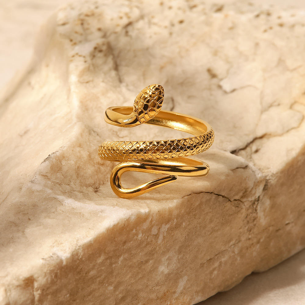 Medusa Ring